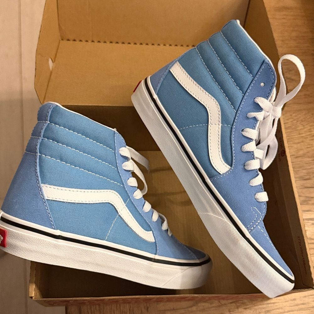 Vans Sk8-Hi Blue and White Sneakers. High tops. New - Picture 2 of 11